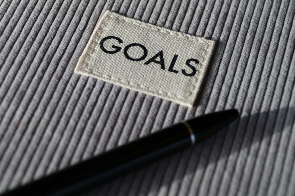 goals tracking with pen