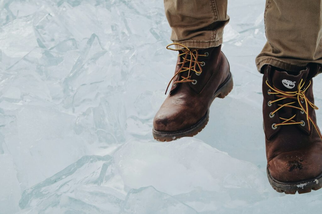 mens boots timberland on feet